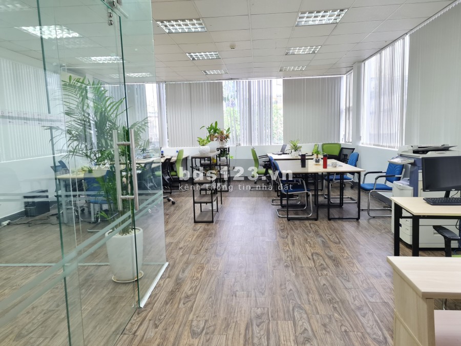 Chính chủ cho thuê VP diện tích sử dụng 90m2 trung tâm Quận 1 liên hệ 0902724749