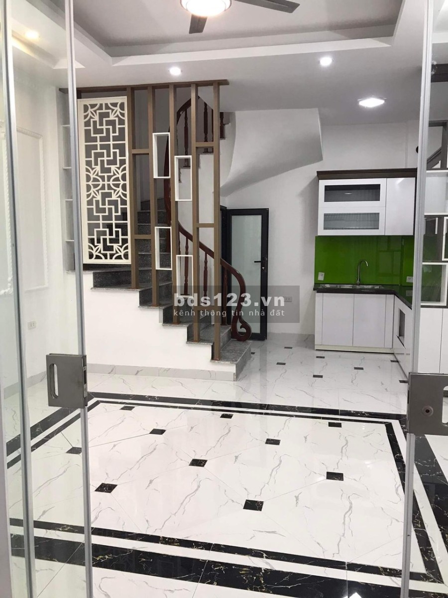 Bán nhà Lĩnh Nam chính chủ 5 tầng đầy đủ nội thất liên hệ 0339960988, giá tốt đầu tư