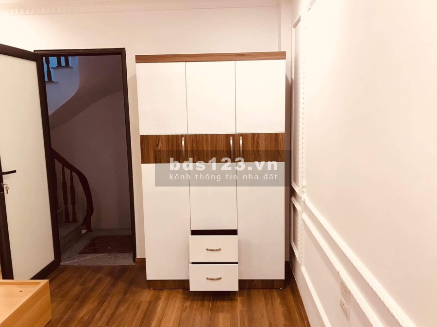 Bán nhà Lĩnh Nam chính chủ 5 tầng đầy đủ nội thất liên hệ 0339960988, giá tốt đầu tư