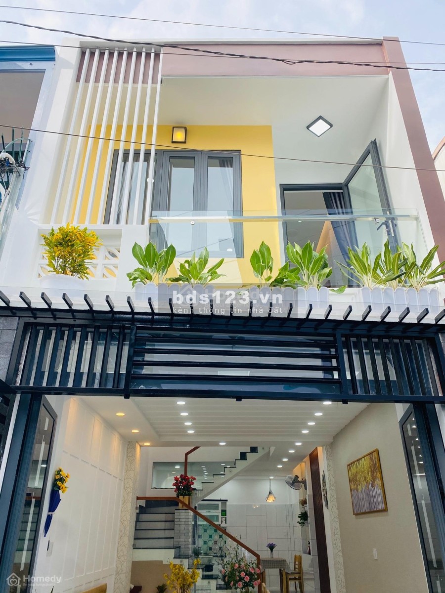 Nhà 1 lầu 80m2 (3pn2wc ) .700tr/shr thổ cư 100% ,Đúc thật ,dọn ở ngay ngay chợ nhị xuân 0395171772