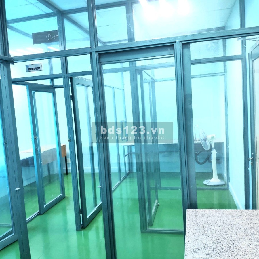 Cho thuê văn phòng từ 12 - 135m2 mặt tiền gần ngã 3 đường 546 Tây Hòa giá 7.5 triệu