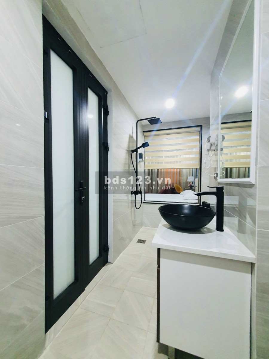 Cần bán căn khách sạn 16 phòng ngủ trung tâm Bãi Cháy Hạ Long liên hệ 0968129240
