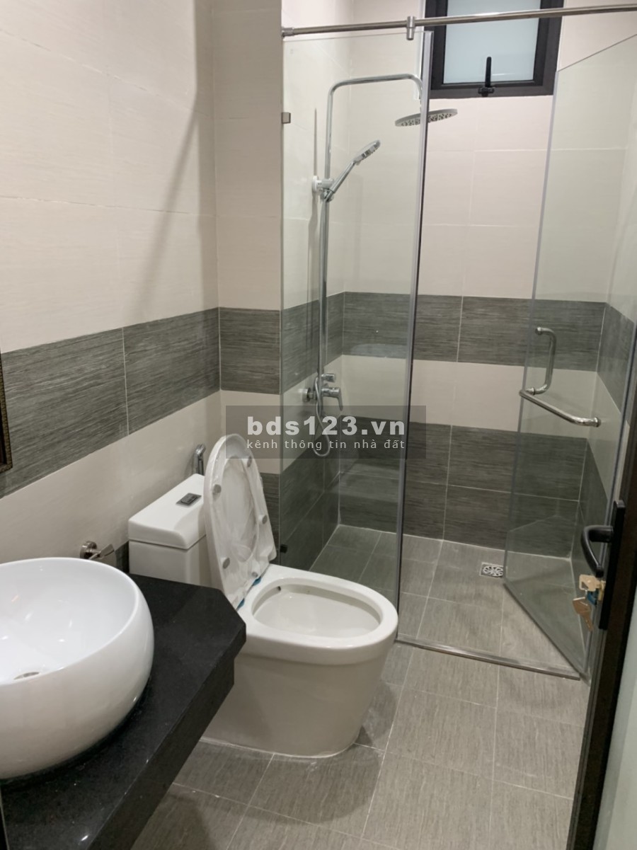 Nhà đẹp mới tinh phố Hoàng Quốc Việt, Nghĩa Tân, Cầu Giấy diện tích 35m2, 5 tầng giá 4.2 tỷ