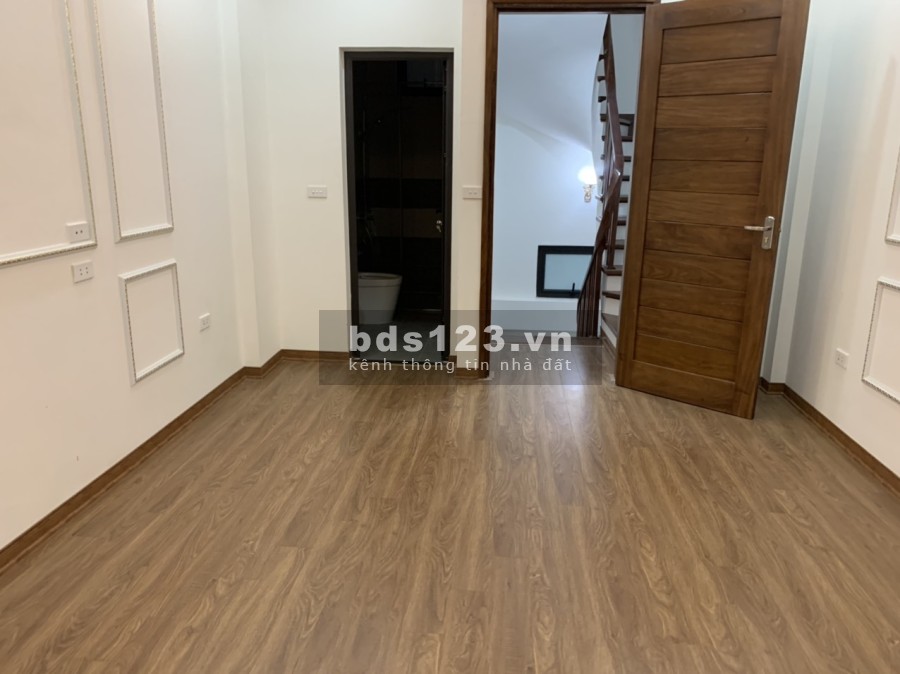 Nhà đẹp mới tinh phố Hoàng Quốc Việt, Nghĩa Tân, Cầu Giấy diện tích 35m2, 5 tầng giá 4.2 tỷ