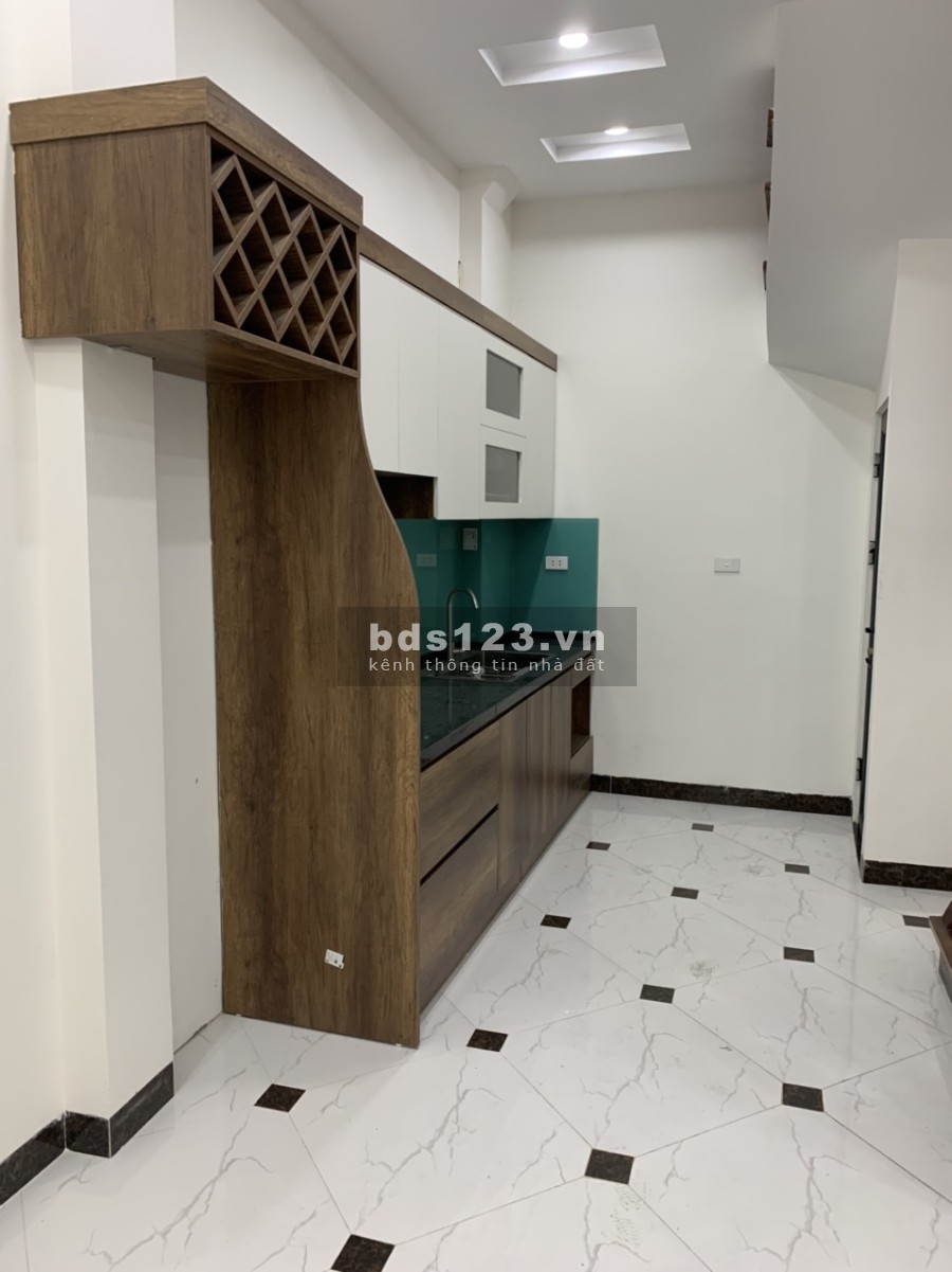 Nhà đẹp mới tinh phố Hoàng Quốc Việt, Nghĩa Tân, Cầu Giấy diện tích 35m2, 5 tầng giá 4.2 tỷ