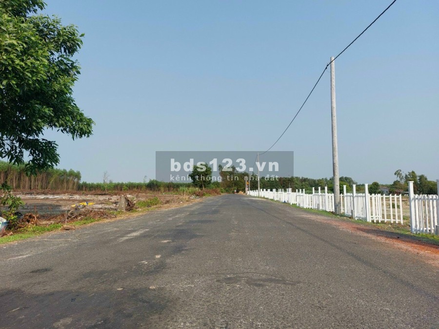 Bán lô đất mt đường nhựa ngay sân bay Đất Đỏ, Bà Rịa Vũng Tàu, sổ hồng riêng chính chủ