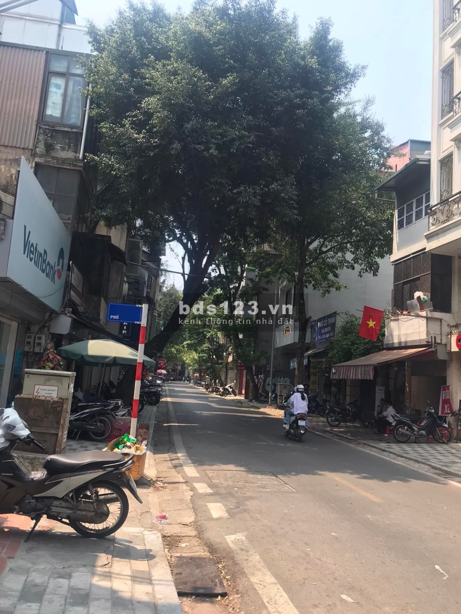 Bán toà nhà 8 tầng dtsd 167m2 mặt phố Yên Phụ doanh thu 210tr/th. LH 0912442669