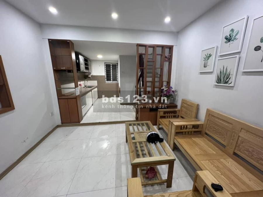 Giá nhỉnh 2 tỷ hơn 50m ra ô tô tránh nhà đẹp ở ngay trung tâm Xa La, lh 0975661186
