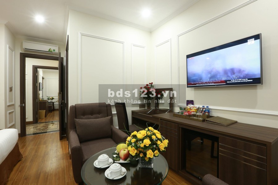 VIP, Bán Khách Sạn 10 Tầng Phố Dịch Vọng Hậu, Cầu Giấy, Doanh Thu 300 triệu, 50 tỷ, LH 0986701778