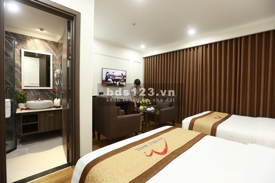 VIP, Bán Khách Sạn 10 Tầng Phố Dịch Vọng Hậu, Cầu Giấy, Doanh Thu 300 triệu, 50 tỷ, LH 0986701778