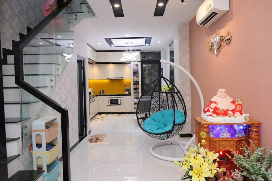 Nhà đẹp 3 tầng, tặng nội thất, dtsd 4x16m, gần đường Nguyễn Sơn Tân Phú, nhỉnh 9 tỷ.