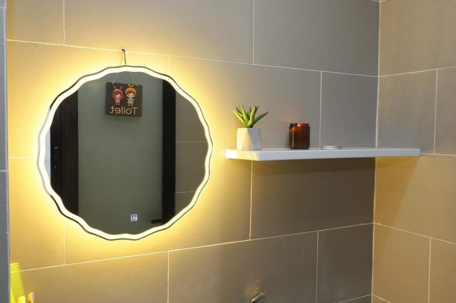 Nhà đẹp 3 tầng, tặng nội thất, dtsd 4x16m, gần đường Nguyễn Sơn Tân Phú, nhỉnh 9 tỷ.