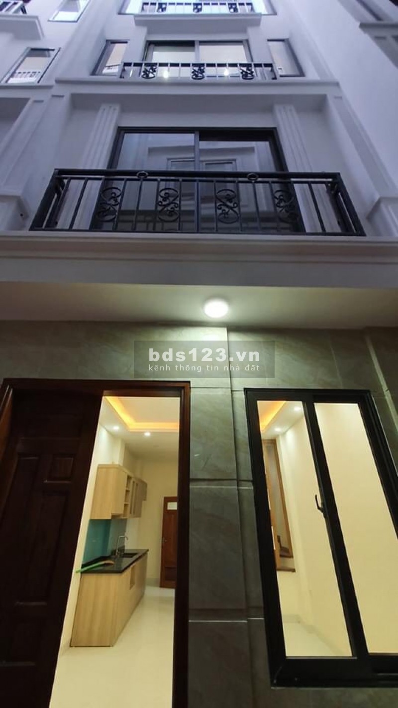 Bán nhà PL mới đẹp ở luôn 5 tầng x 30m2 ngõ 639 Hoàng Hoa Thám giá 4,2 tỷ. LH 0912442669