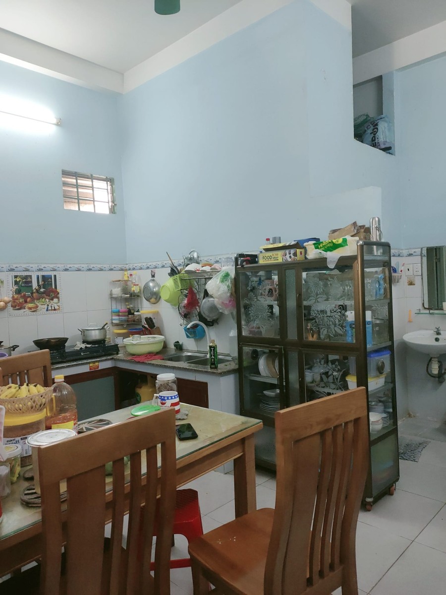 Bán nhà 4 tầng, hẻm xe tải Phạm Văn Chiêu 79m2, 5.2m x15m, giá 6.5 tỷ.