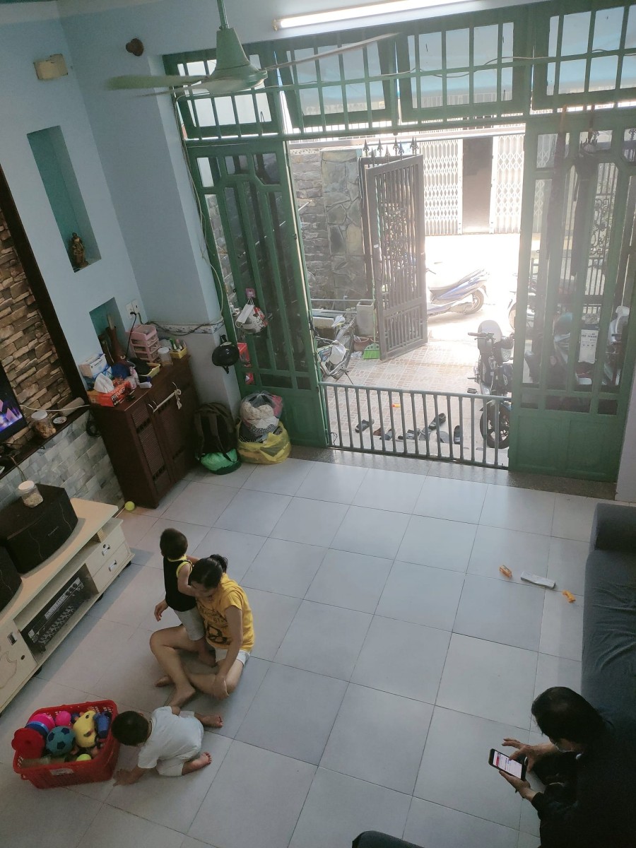 Bán nhà 4 tầng, hẻm xe tải Phạm Văn Chiêu 79m2, 5.2m x15m, giá 6.5 tỷ.