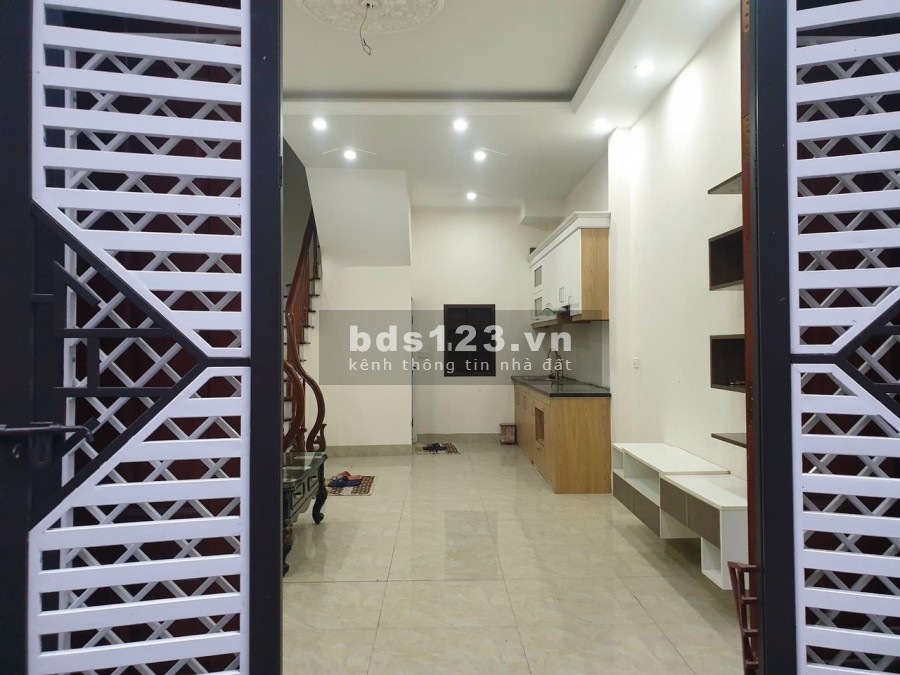 Cần tiền bán gấp nhà Văn La, Hà Đông, 30m2 x 4 tầng, 3 ngủ, giá bán nhỉnh 3 tỷ