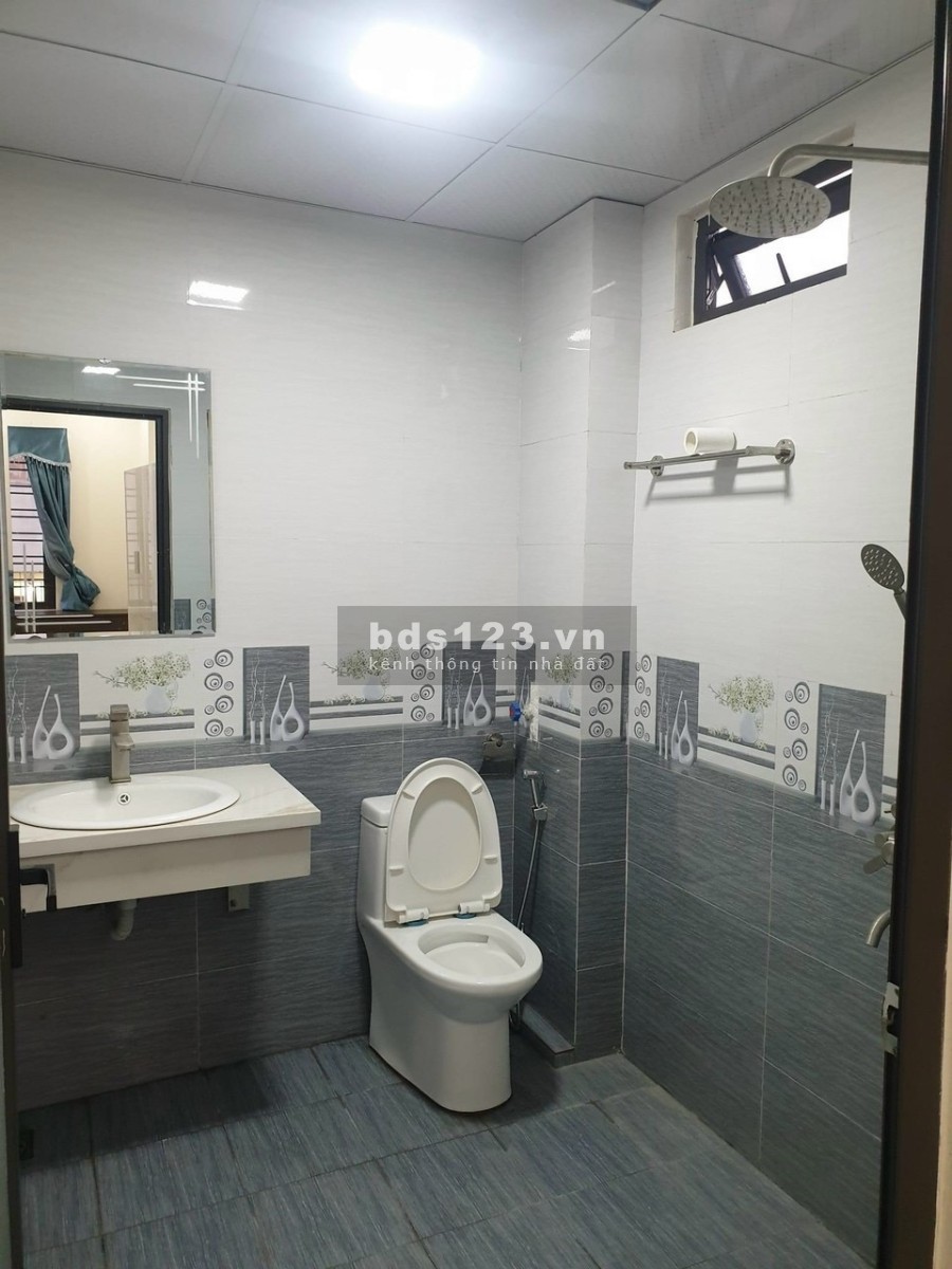 Cần tiền bán gấp nhà Văn La, Hà Đông, 30m2 x 4 tầng, 3 ngủ, giá bán nhỉnh 3 tỷ