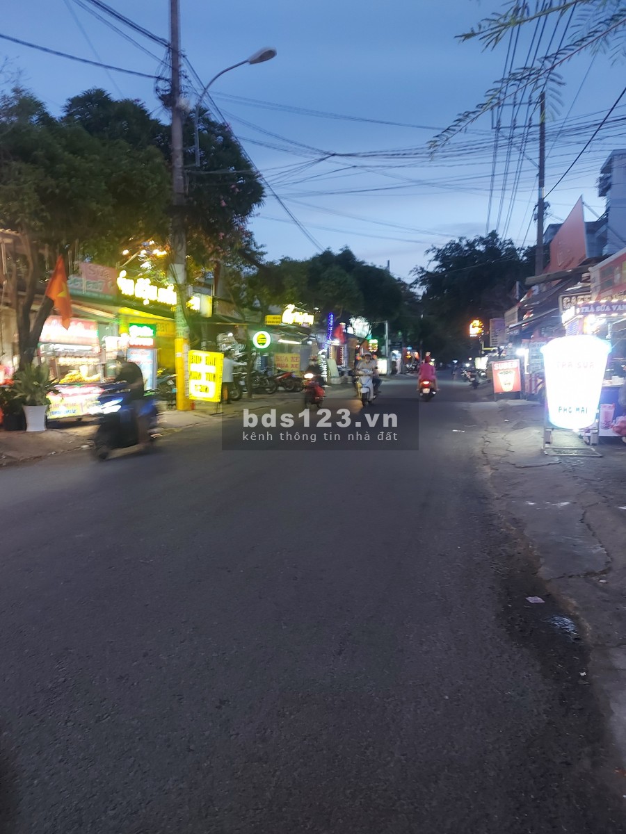 Cần tiền bán MTKD đường Nguyễn Thị Đặng P. Hiệp Thành, Quận 12, 200m2 chỉ 13.5 tỷ