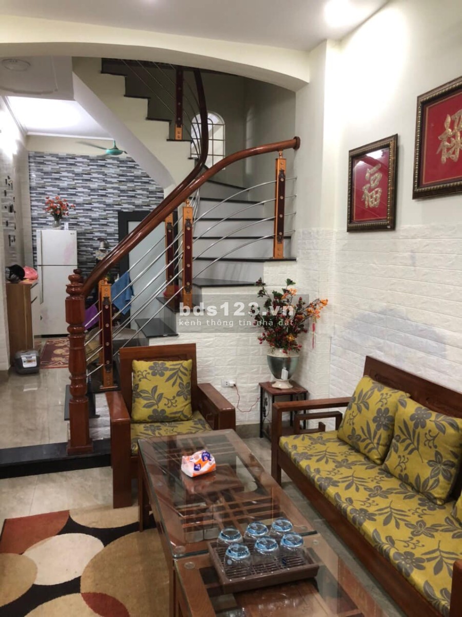 Bán nhà đẹp 4 tầng x 36m2 phố Bùi Xương Trạch giá 4,05 tỷ. LH 0912442669