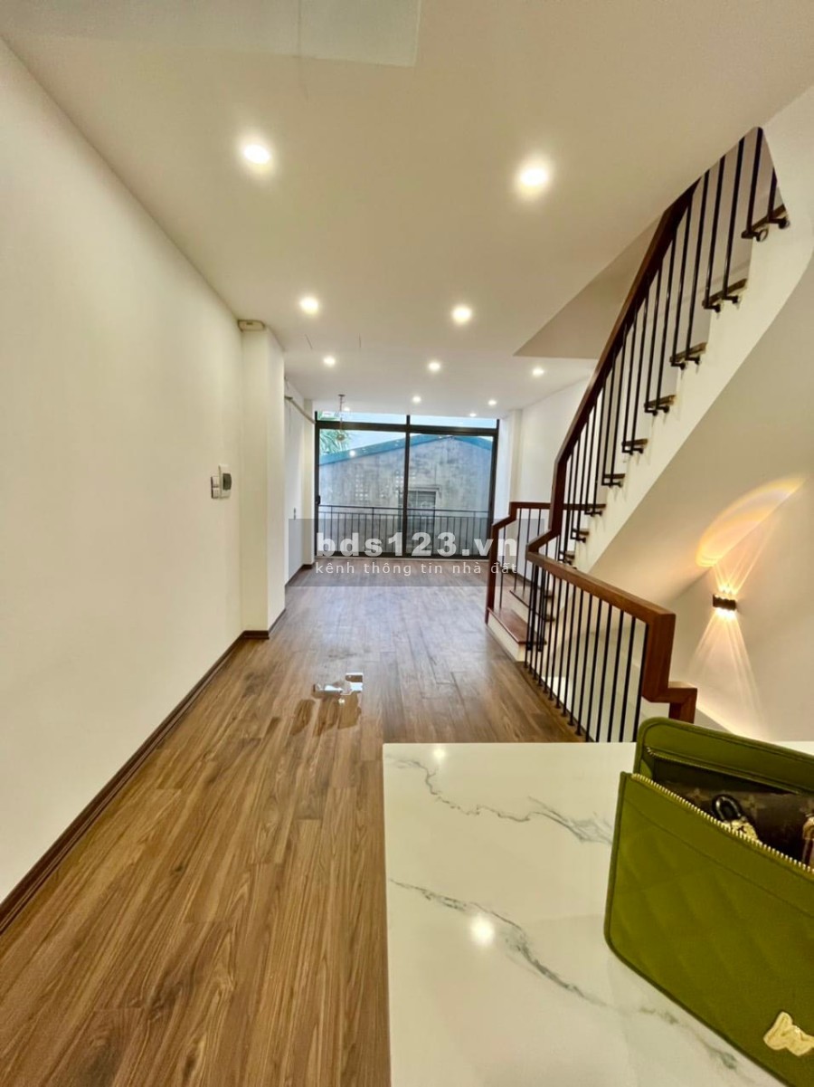 Bán nhà PL mới đẹp ở luôn 36m2 x 5 tầng ngõ 279 Đội Cấn giá 5,5 tỷ liên hệ 0912442669