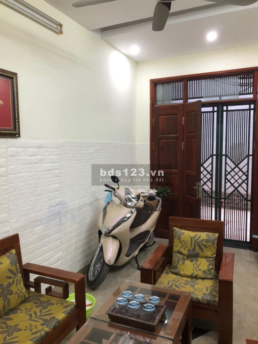 Bán nhà đẹp 4 tầng x 36m2 phố Bùi Xương Trạch giá 4,05 tỷ. LH 0912442669