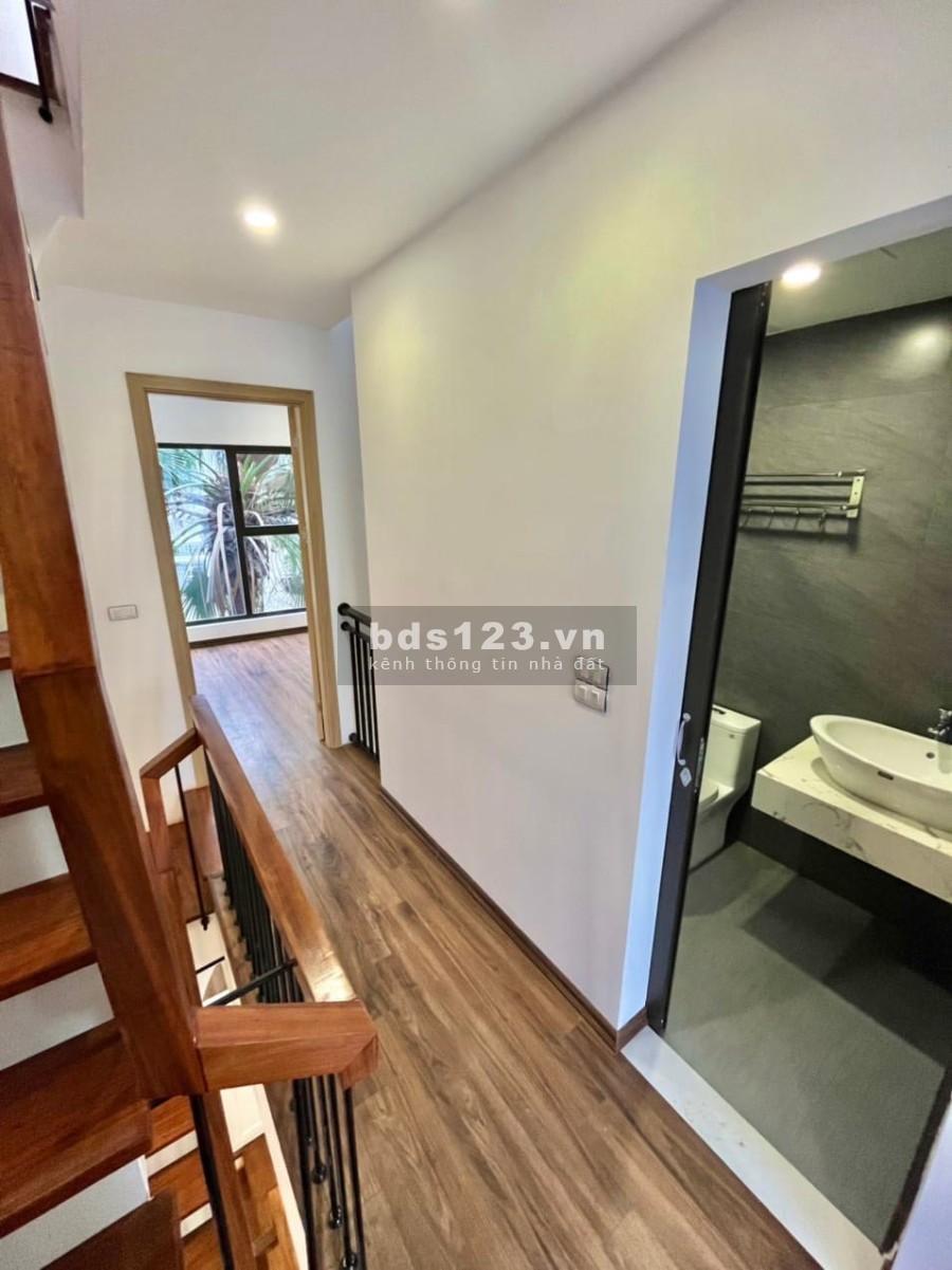 Bán nhà PL mới đẹp ở luôn 36m2 x 5 tầng ngõ 279 Đội Cấn giá 5,5 tỷ liên hệ 0912442669