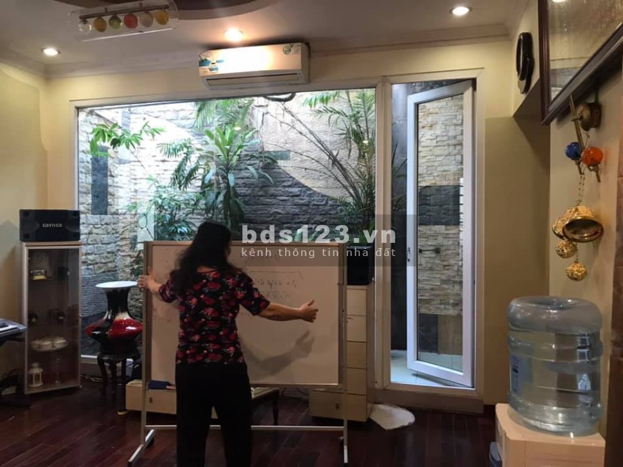 Bán nhà 4 tầng mặt ngõ ô tô tránh phố Tứ Liên 110m2 giá 15,5 tỷ. LH 0912442669