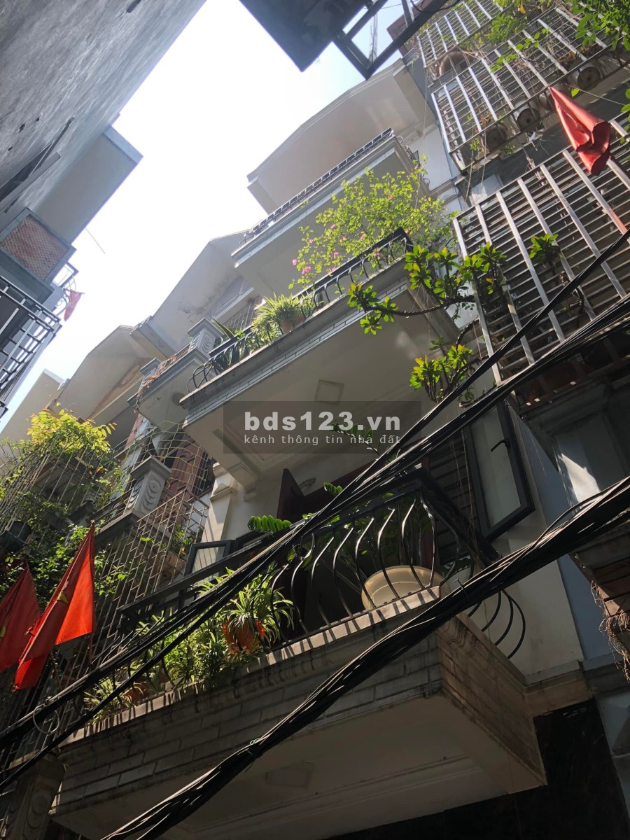 Bán nhà đẹp 4 tầng x 36m2 phố Bùi Xương Trạch giá 4,05 tỷ. LH 0912442669