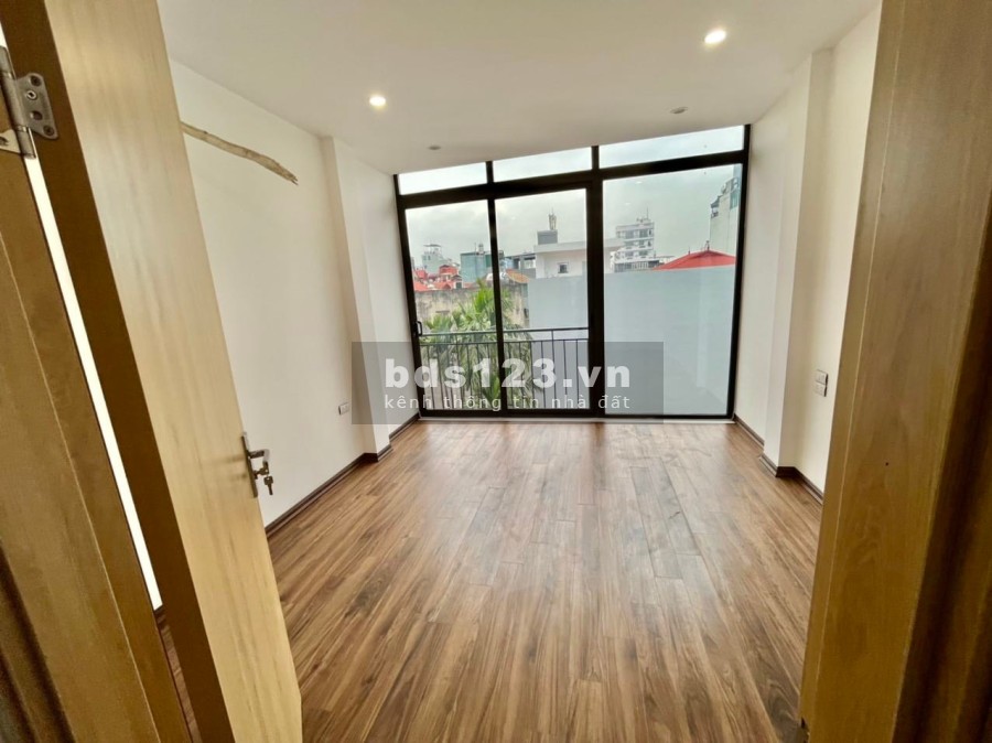 Bán nhà PL mới đẹp ở luôn 36m2 x 5 tầng ngõ 279 Đội Cấn giá 5,5 tỷ liên hệ 0912442669