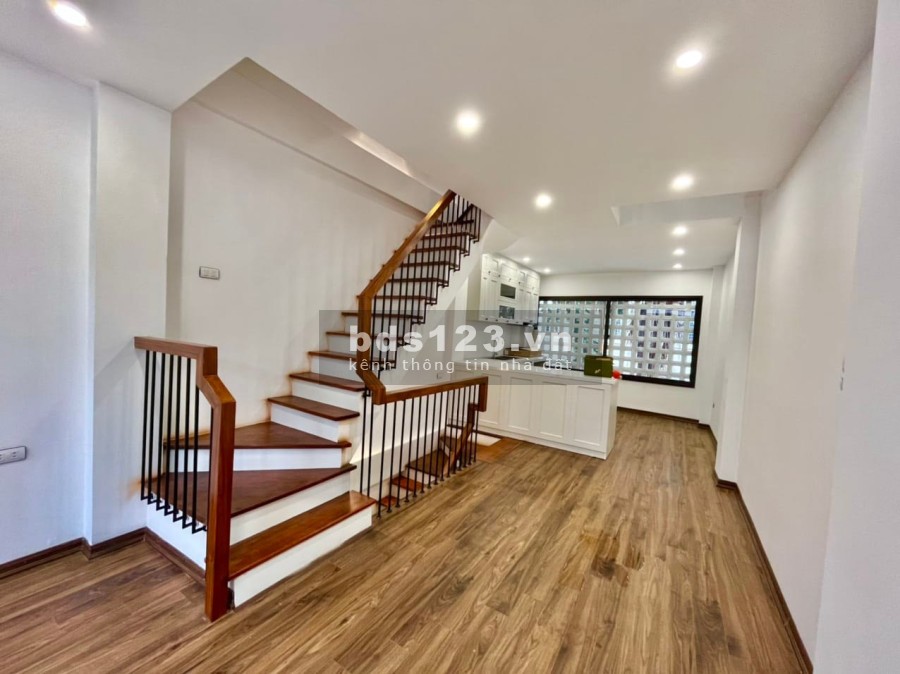 Bán nhà PL mới đẹp ở luôn 36m2 x 5 tầng ngõ 279 Đội Cấn giá 5,5 tỷ liên hệ 0912442669