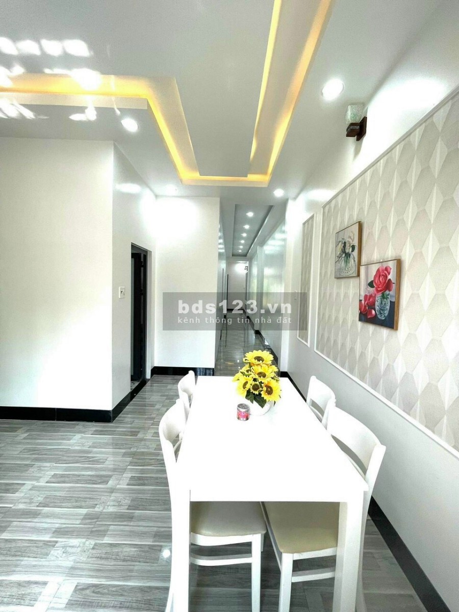 Bán nhà mới xây ngay trung tâm TP Rạch Giá khu vực an ninh, đông dân cư, giá tốt