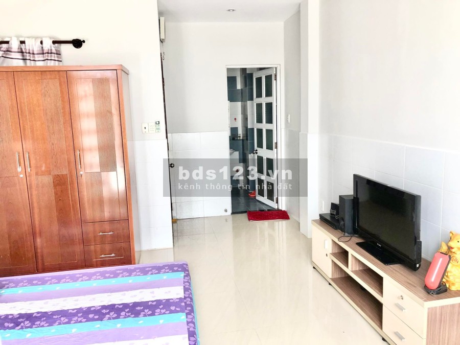 Cho thuê phòng có nội thất  giá rẻ gần chợ Tân Định, Quận 1 giờ giấc tự do, chủ hiền lành