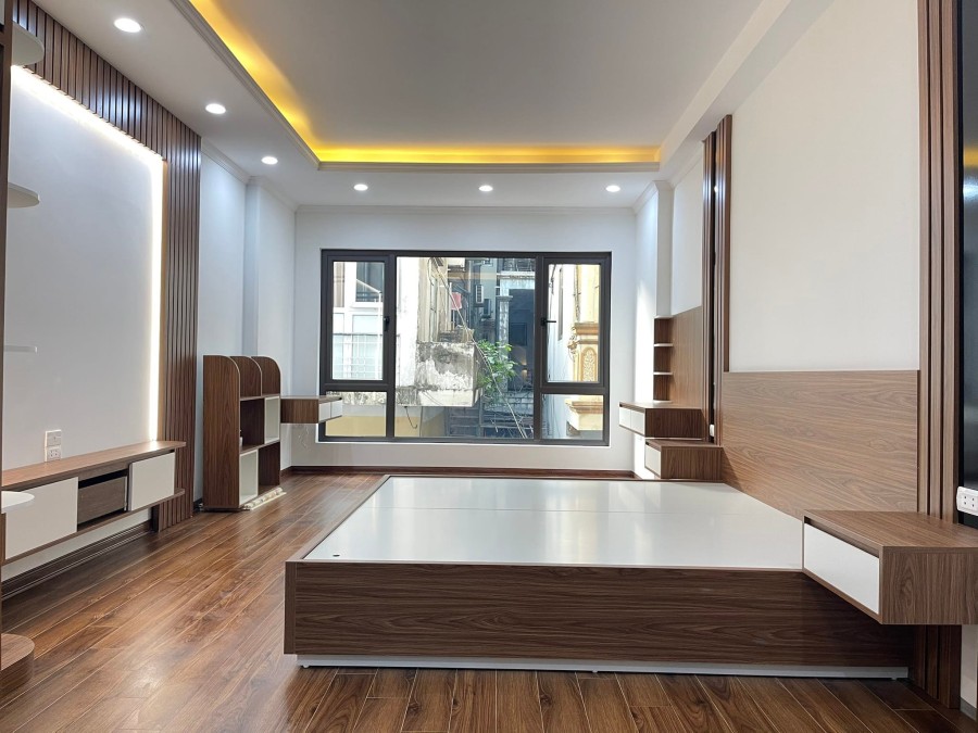Bán nhà Văn Quán 4 chỗ vào nhà thoải mái siêu đẹp ở luôn, dtsd 45m2, 5 tầng, giá 5,x tỷ