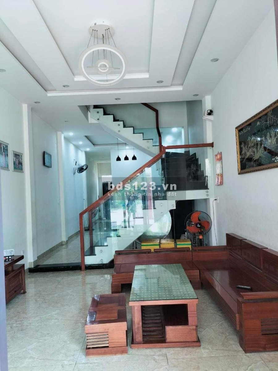 Cần bán nhà 2 tầng kiet Võ Văn Kiệt khu phân lô vỉa hè rộng, dân cư đông đúc, giá tốt