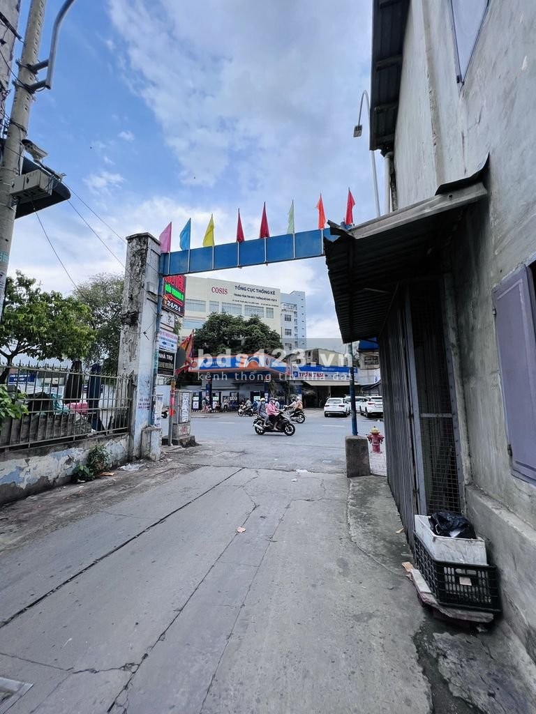 Bán nhà nguyên căn giá rẻ Quận Bình Thạnh, giá 17 triệu/tháng, khu dân cư đông đúc