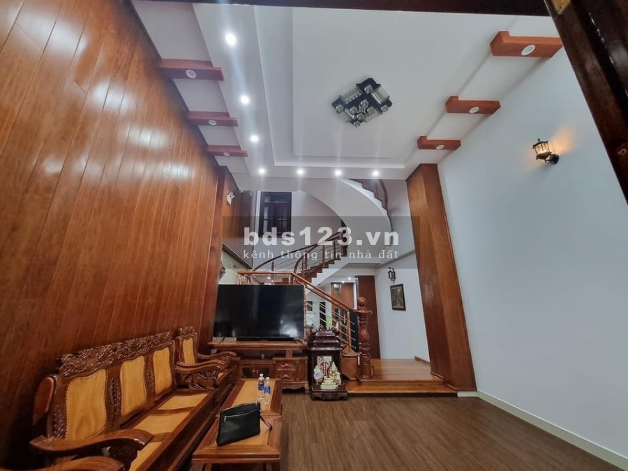 Bán nhà 3 tầng đường Dương Đình Nghệ, nhà mới keng️ giá bán 15.99 tỷ thương lượng