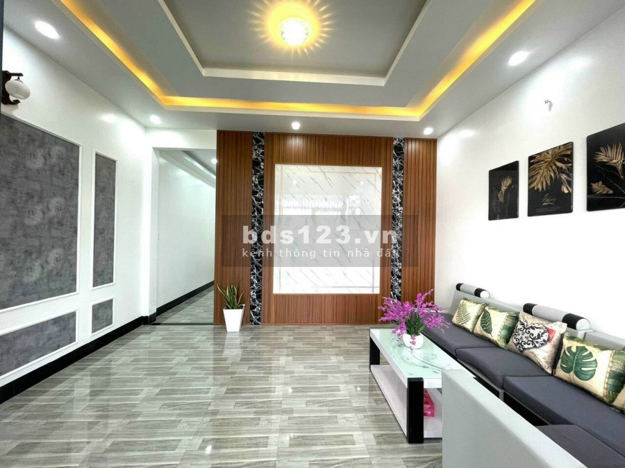 Bán nhà mới xây ngay trung tâm TP Rạch Giá khu vực an ninh, đông dân cư, giá tốt