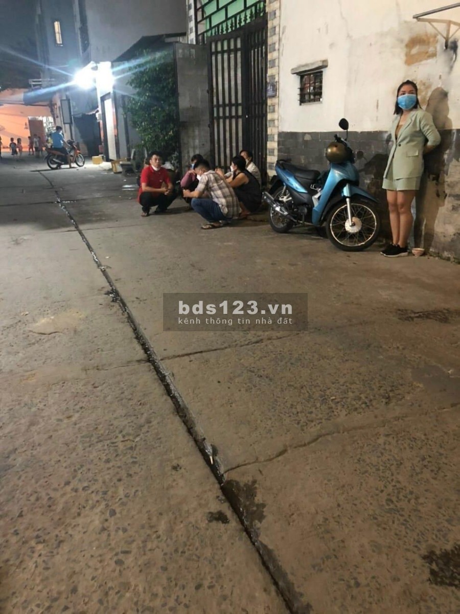 Bán gấp nhà đẹp hẻm 8m Đúc 4,5 tấm gần chợ Gò Xoài Quận Bình Tân lh 0777117178