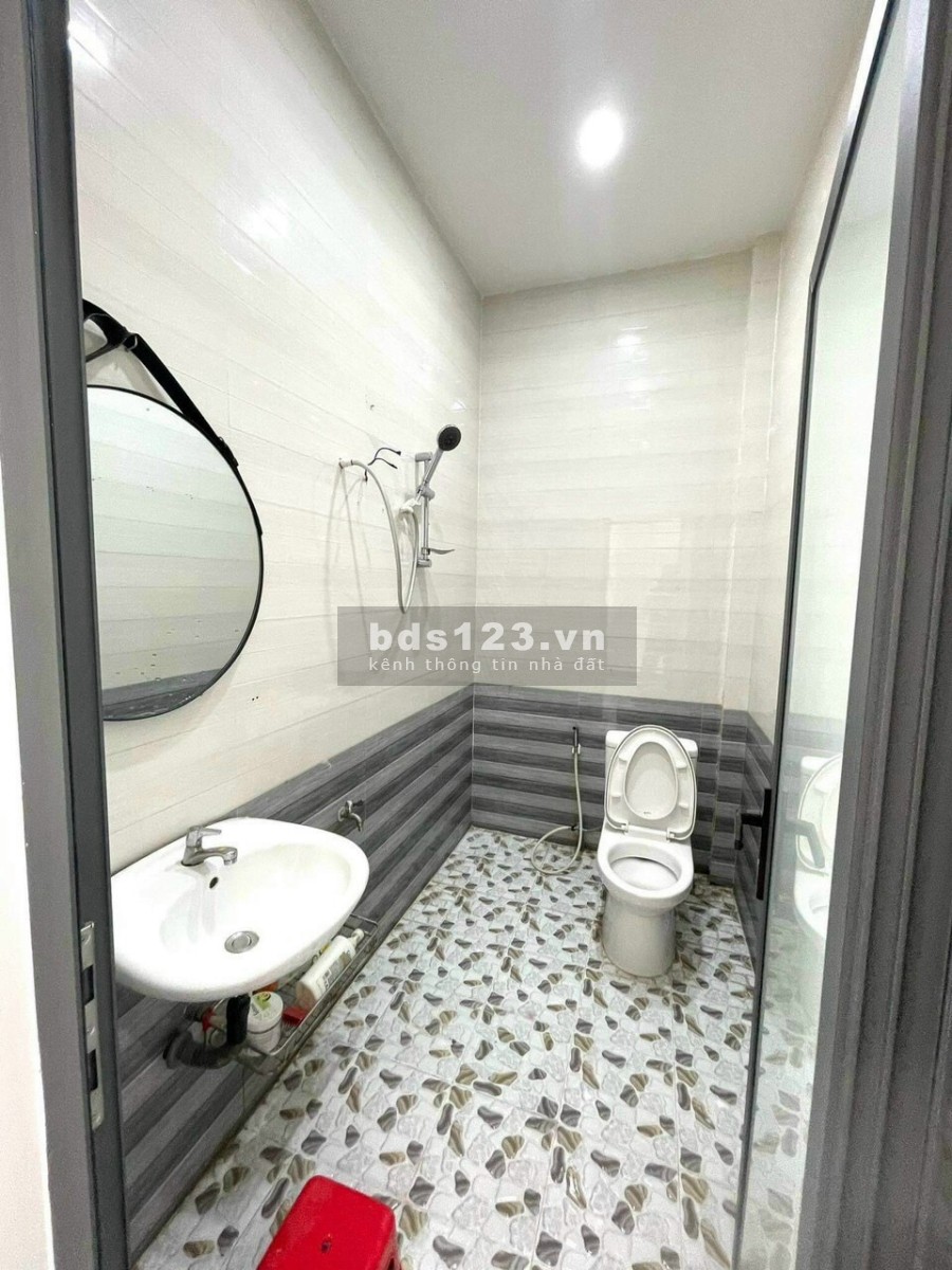 Bán nhà mới xây ngay trung tâm TP Rạch Giá khu vực an ninh, đông dân cư, giá tốt