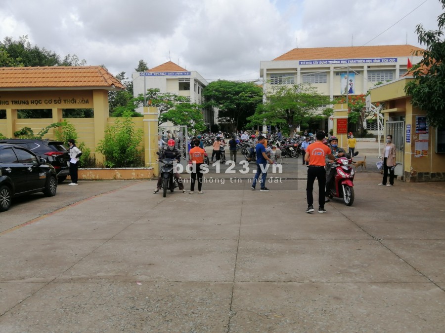 (chính chủ) bán gấp 2 lô đất diện tích 623m2 sát chợ và khu công nghiệp Bình Dương.