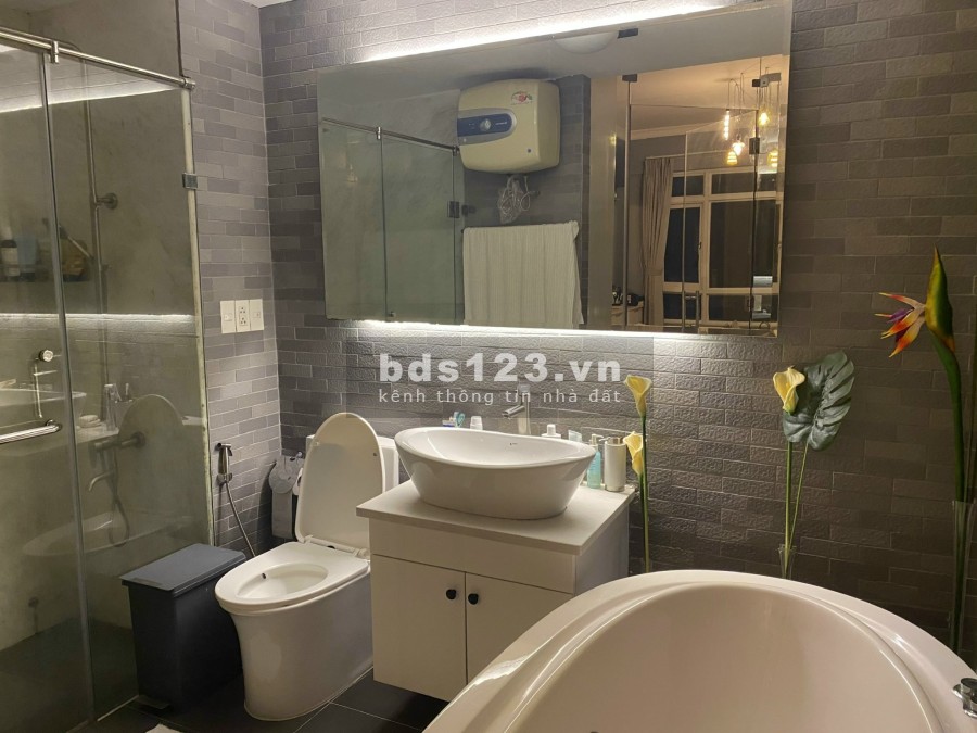 Riverside Residence, block D, Nguyễn Lương Bằng, P. Tân Phú, Q7, TPHCM.3PN, DT: 147sqm