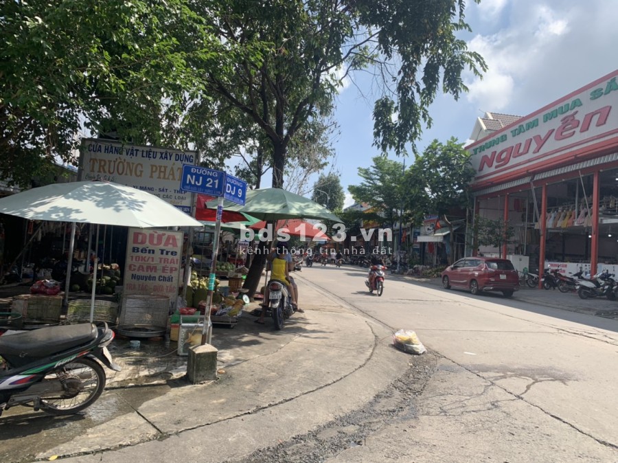 (chính chủ) bán gấp 2 lô đất diện tích 623m2 sát chợ và khu công nghiệp Bình Dương.