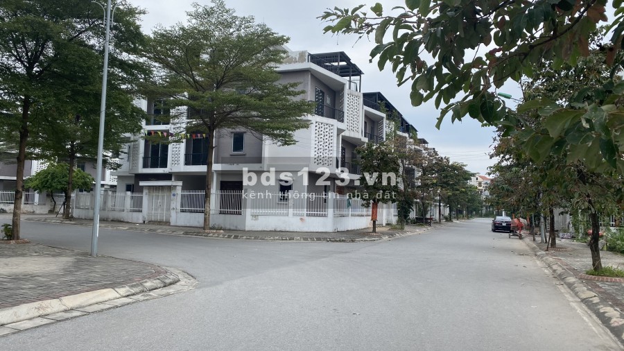 Chính chủ bán liền kề Nam 32, căn khe thoáng, nhận nhà ngay, liên hệ 0968136038