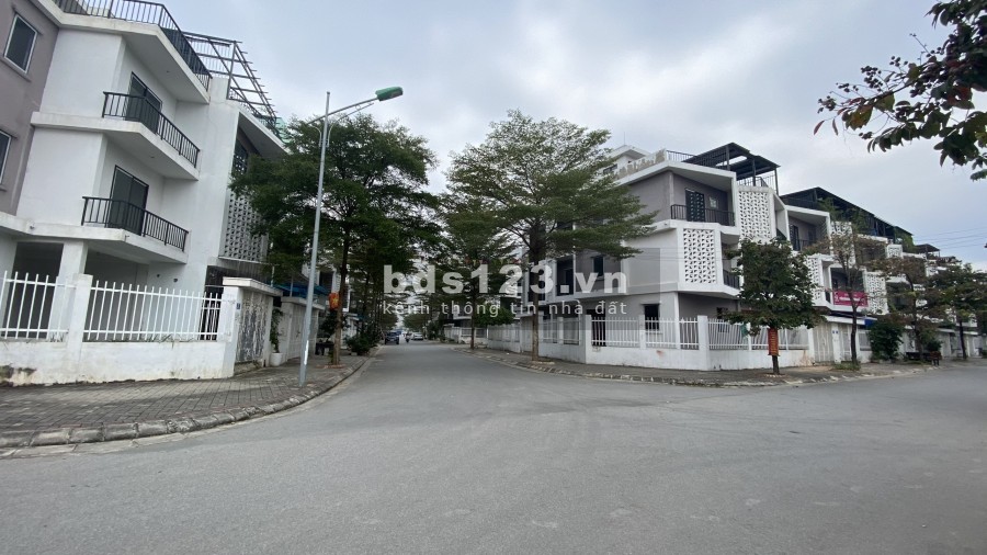 Chính chủ bán liền kề Nam 32, căn khe thoáng, nhận nhà ngay, liên hệ 0968136038