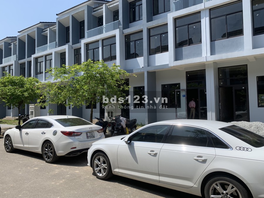 Bán nhà 4 tầng khu đô thị An Cựu City ngay cạnh Aeon Makk Huế, giá tốt, lh 0796551468