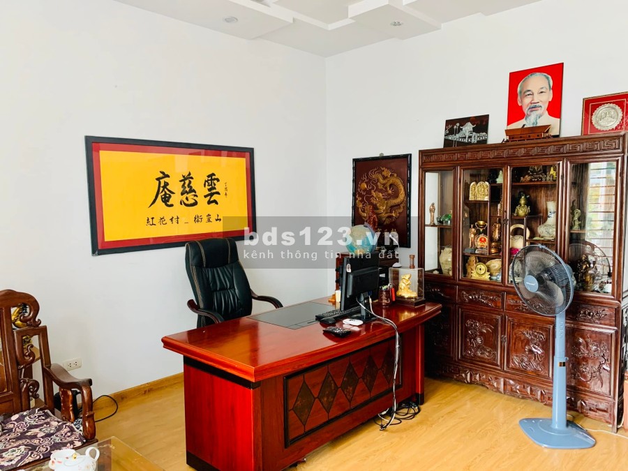 Bán nhà lô góc ô tô tránh 140 Nguyễn Xiển 4 tầng x 50m2 giá 12 tỷ. LH 0912442669