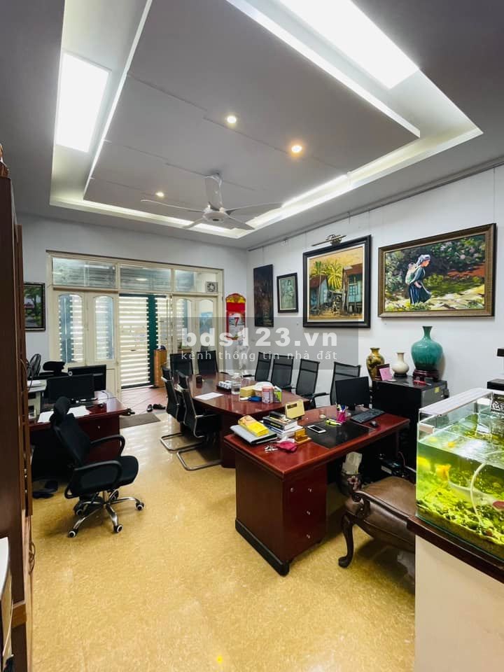Bán nhà lô góc ô tô tránh 140 Nguyễn Xiển 4 tầng x 50m2 giá 12 tỷ. LH 0912442669
