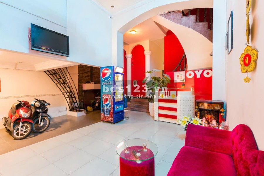 Bán Khách Sạn Đường Sư Vạn Hạnh, P12, Q10. Gần Vạn Hạnh Mall, 14 Phòng, HĐT 3000 USD/ Tháng