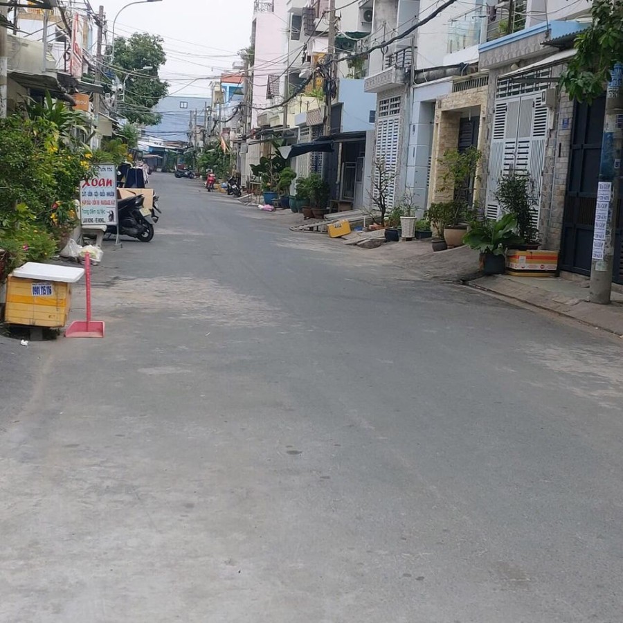 Chính chủ gửi bán nhà 3 tầng đường số 33 xe tải đua nhau Quận 7, sổ hồng riêng