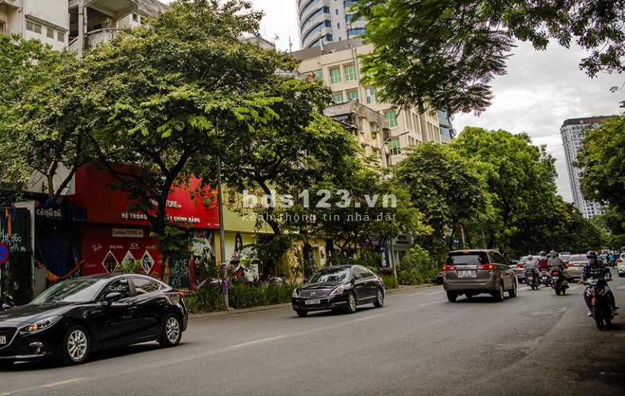 Bán nhà mặt phố Huỳnh Thúc kháng, lô góc 3 thoáng, diện tích 84m2, giá bán 63 tỷ